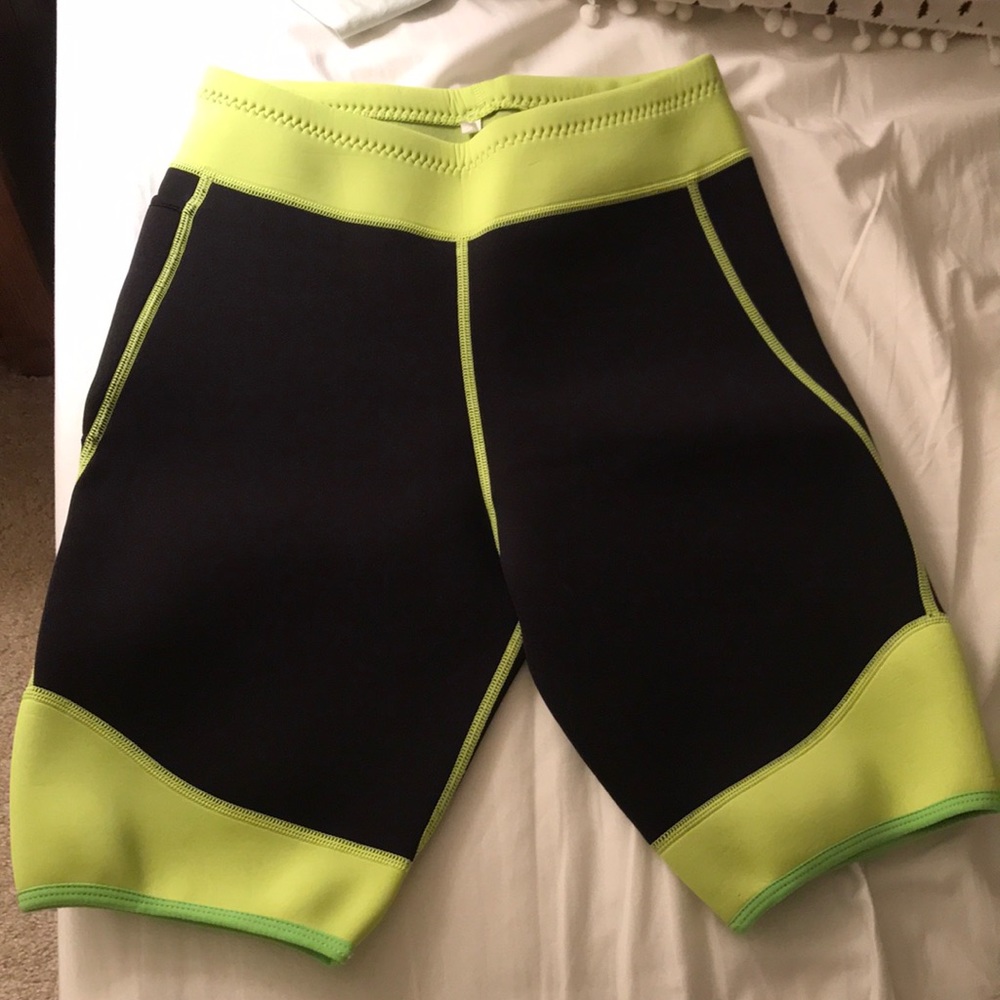 Women’s wetsuit shorts